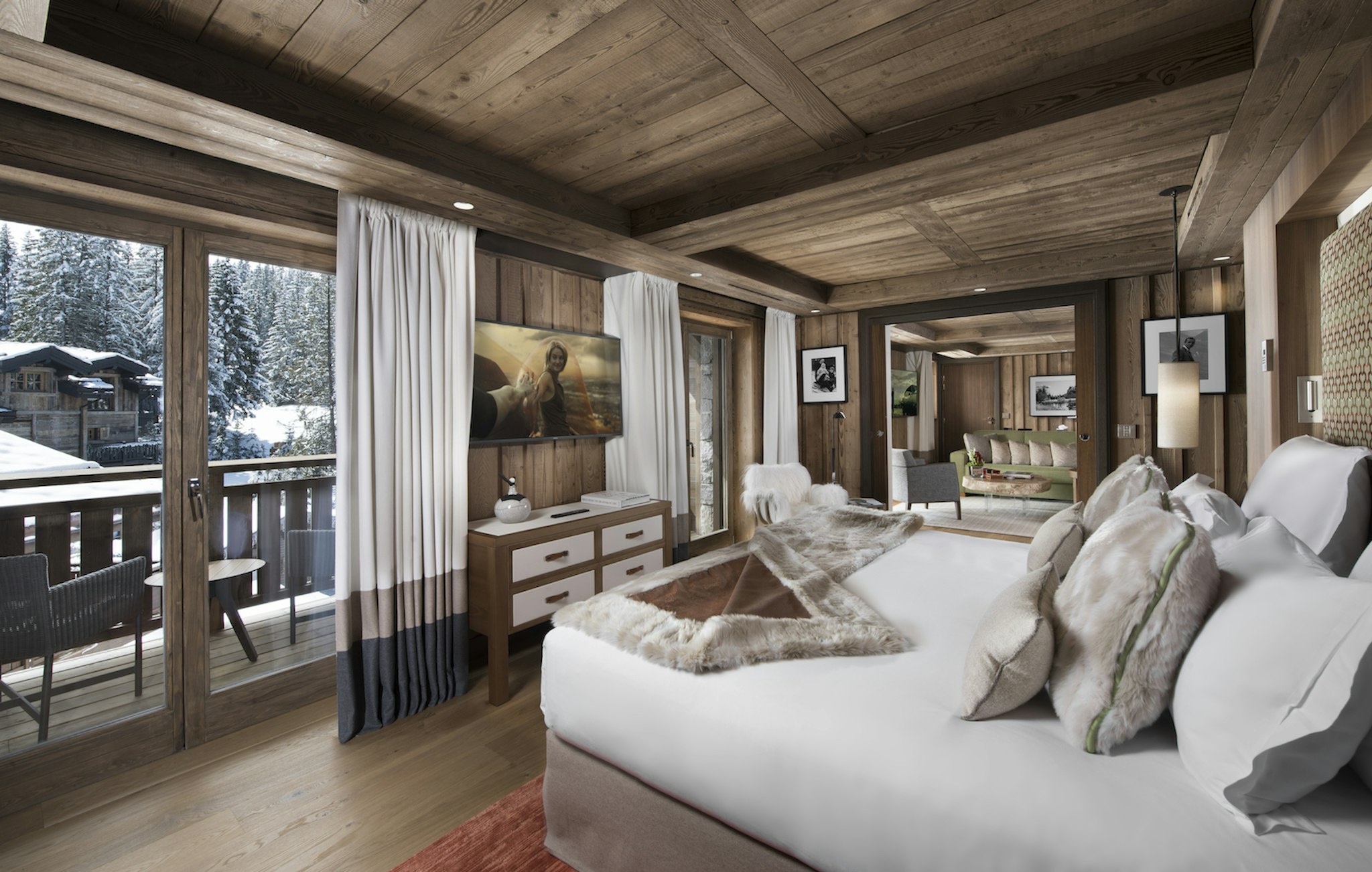 DELUXE, SUITE