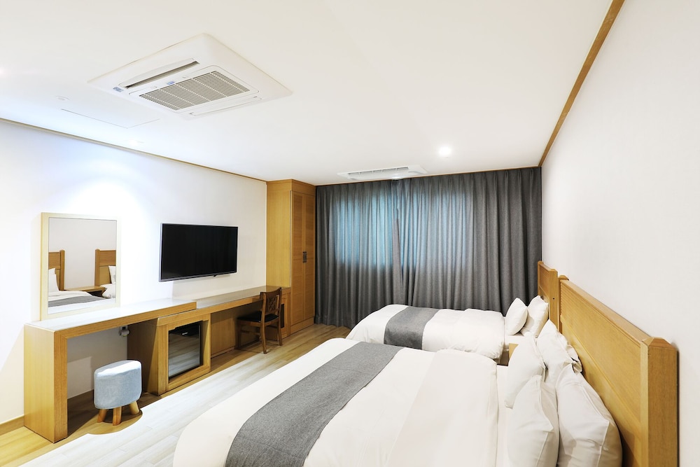 Hotel Golden Hill 19/65