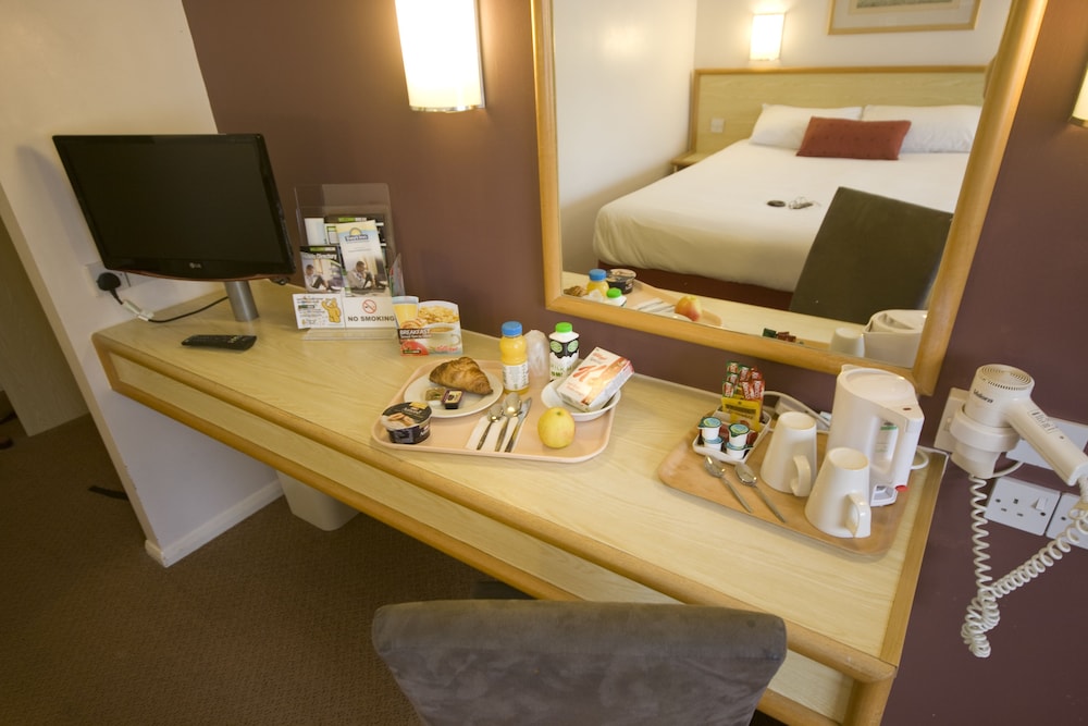 Days Inn by Wyndham Sedgemoor M5 11/12