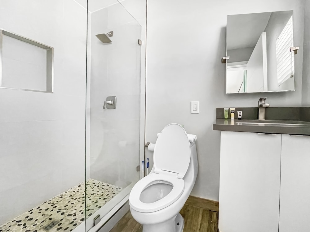 Neptune Oceanfront Rentals 43/49