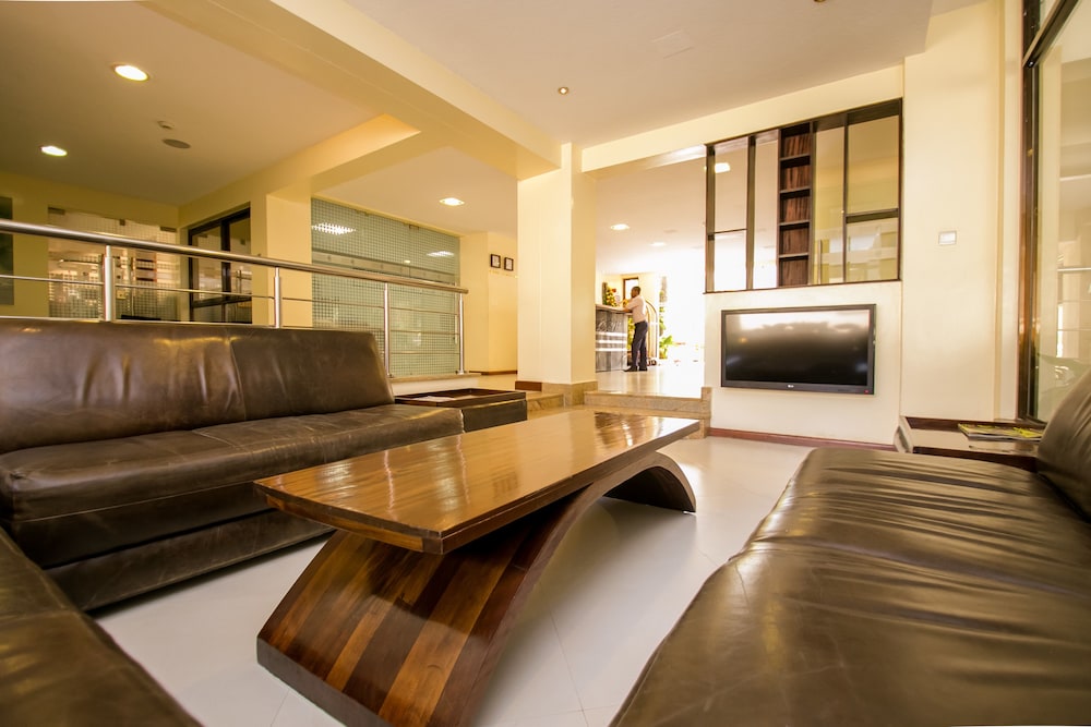 Waridi Paradise Apartment Hotel 56/72