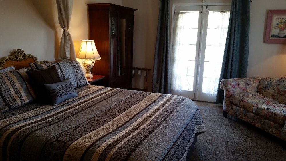 Plantation Bed & Breakfast 10/50