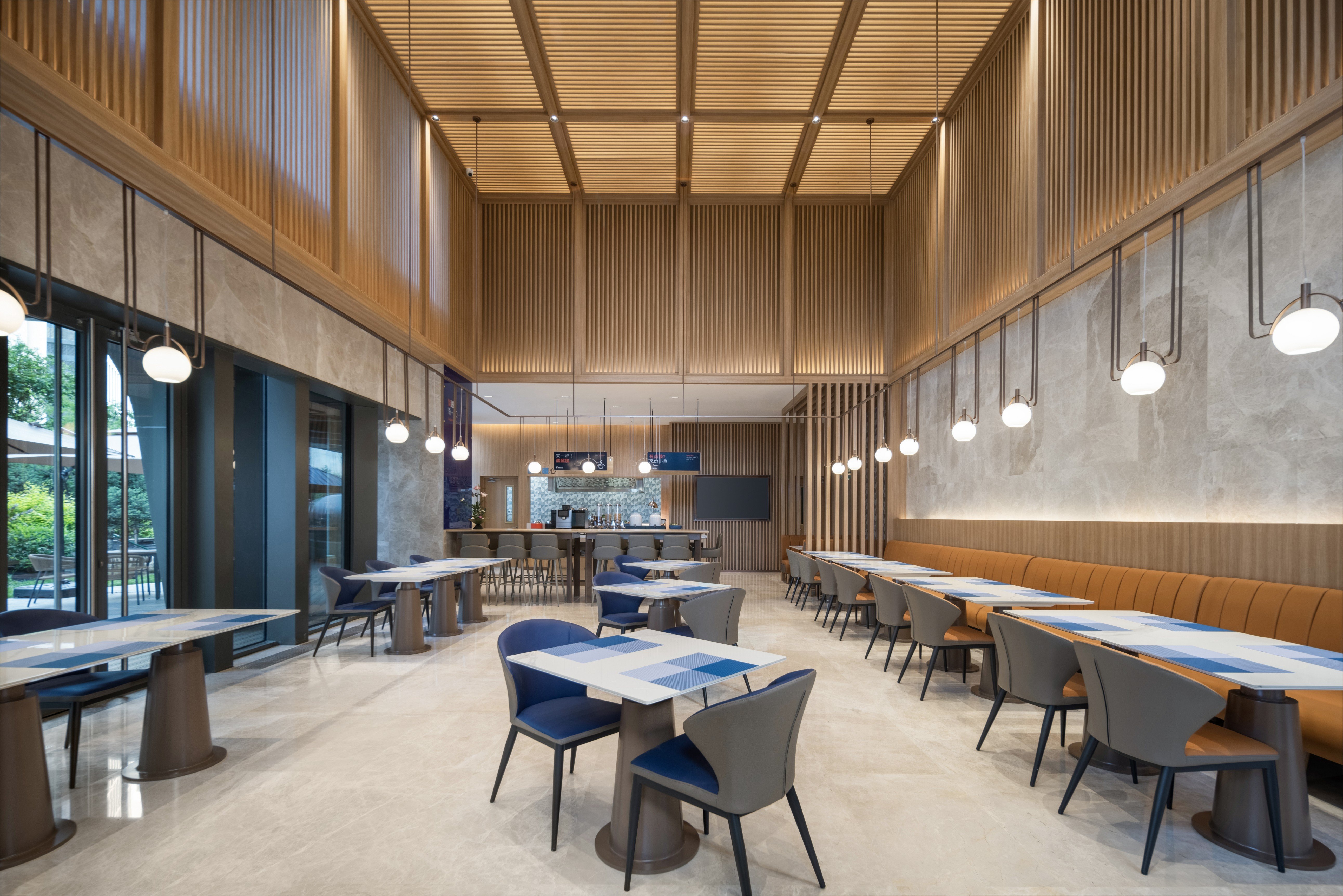 Holiday Inn Express Changchun Ecological Square 16/22
