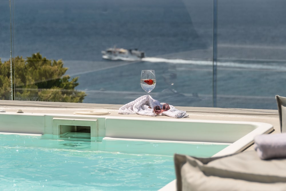 Diadema Villa 12/23