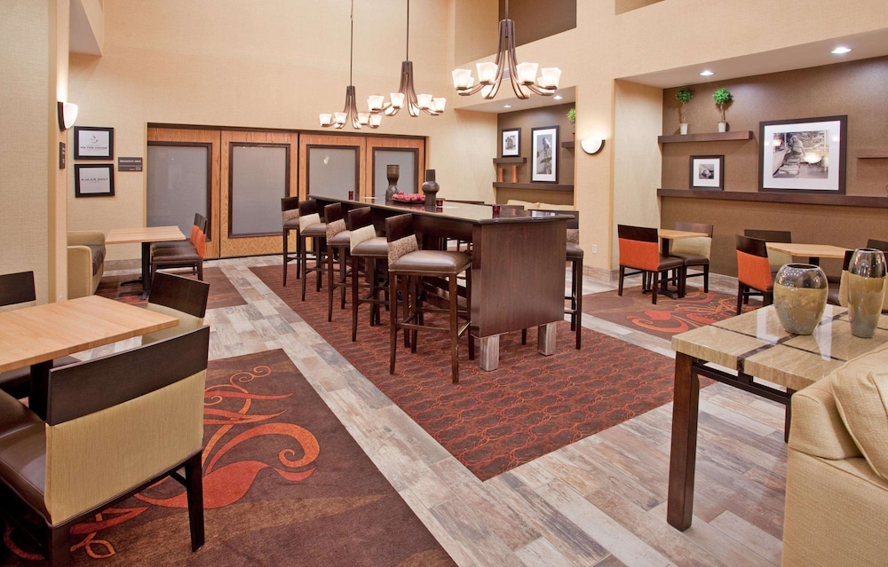 Hampton Inn And Suites Dickinson Nd 32/42