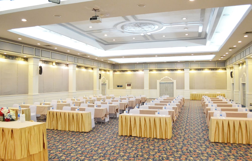 The Imperial Hotel And Convention Centre Phitsanulok 63/67
