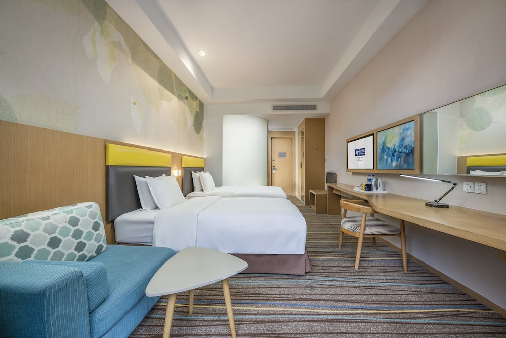 HOLIDAY INN EXPRESS EMEI MOUNTAIN 45/69