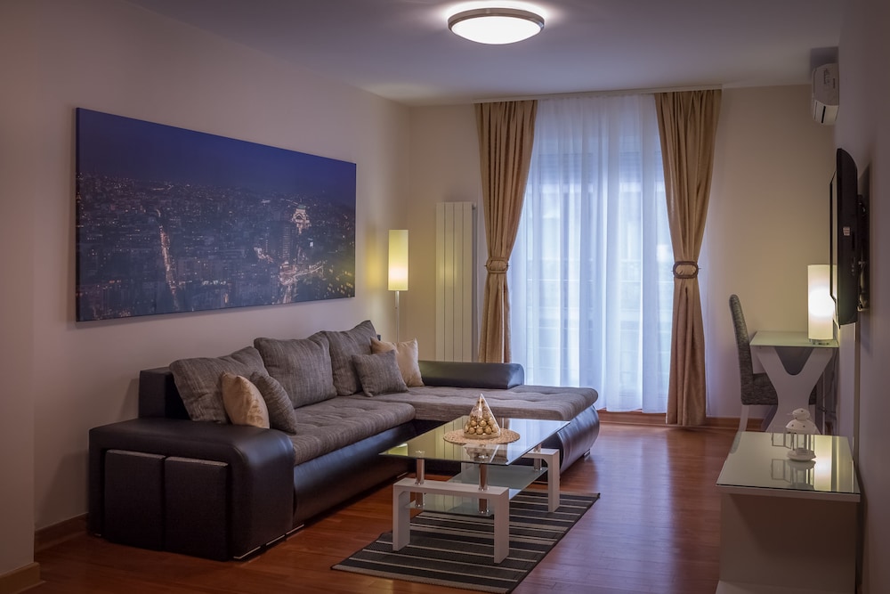 Feel Belgrade Aparthotel 50/70