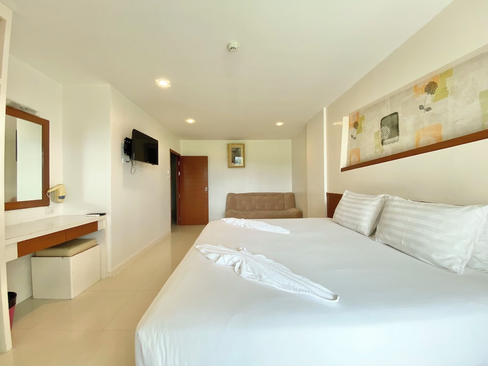 Patong Holiday 20/72