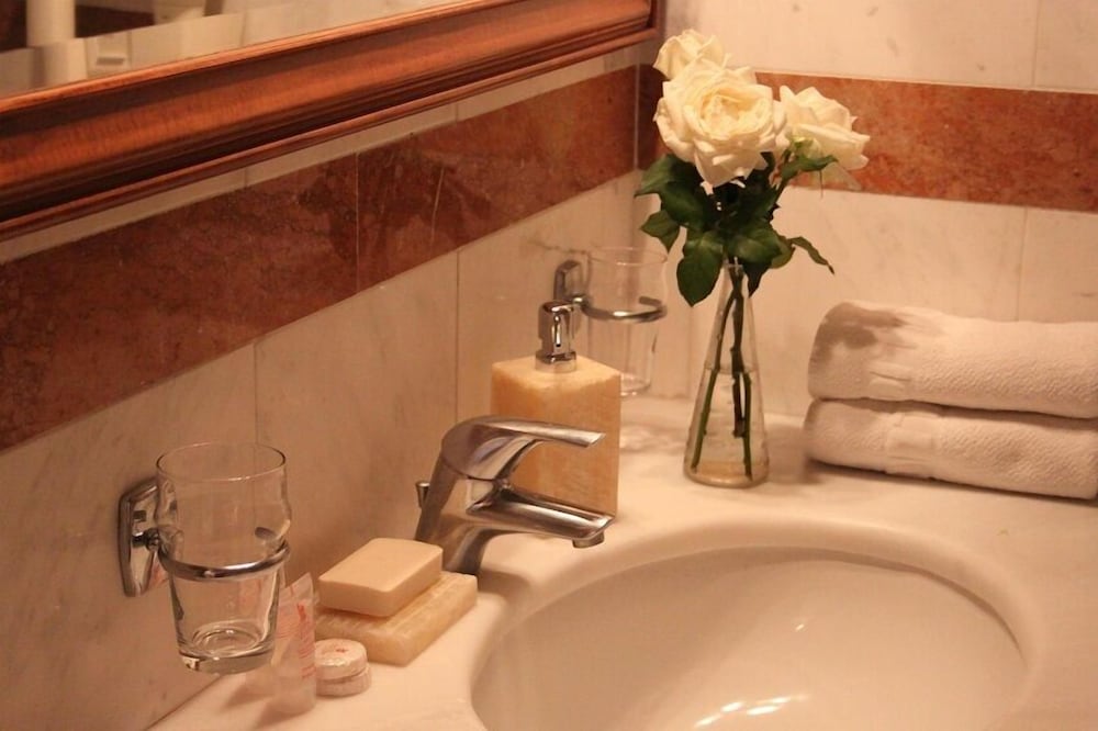 ACHILLION HOTEL photo3