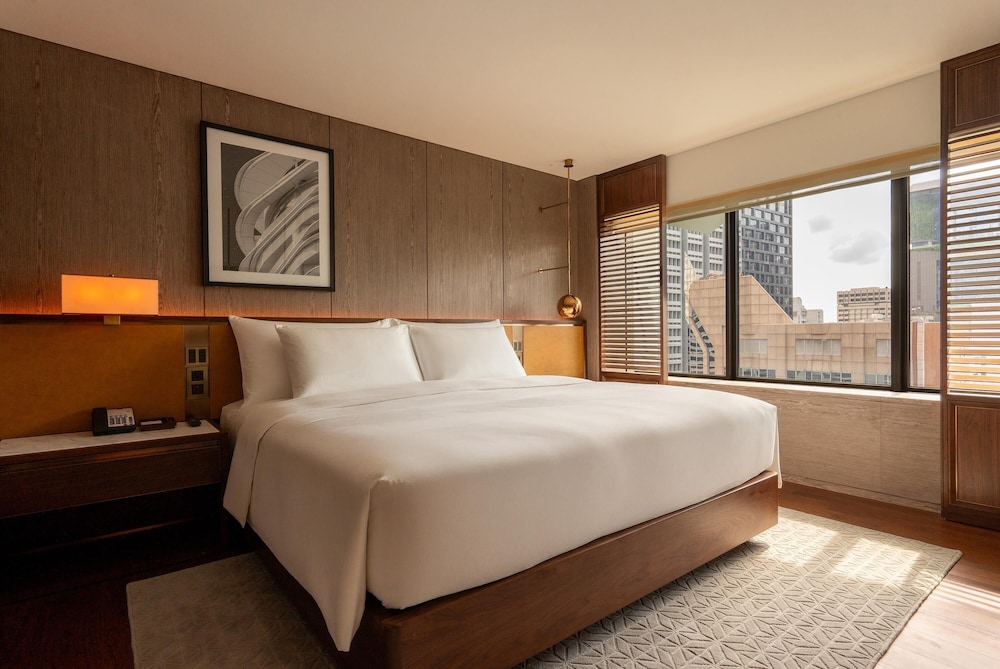 GRAND, SUITE, KING BED