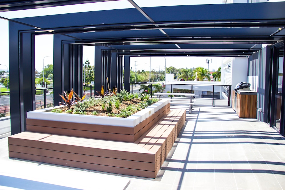 Synergy Broadbeach 11/52