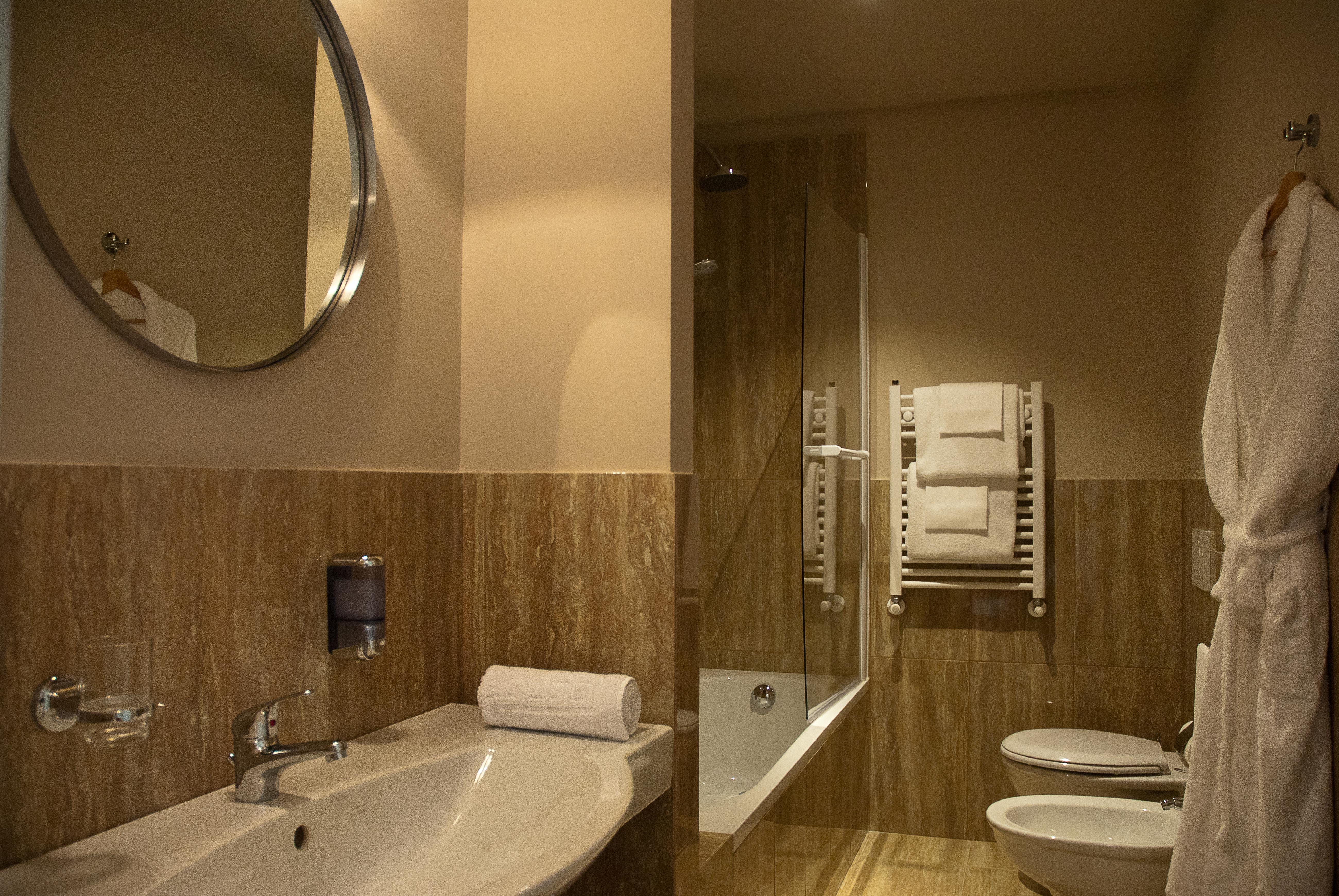 BLACK 5 FLORENCE SUITE 42/51