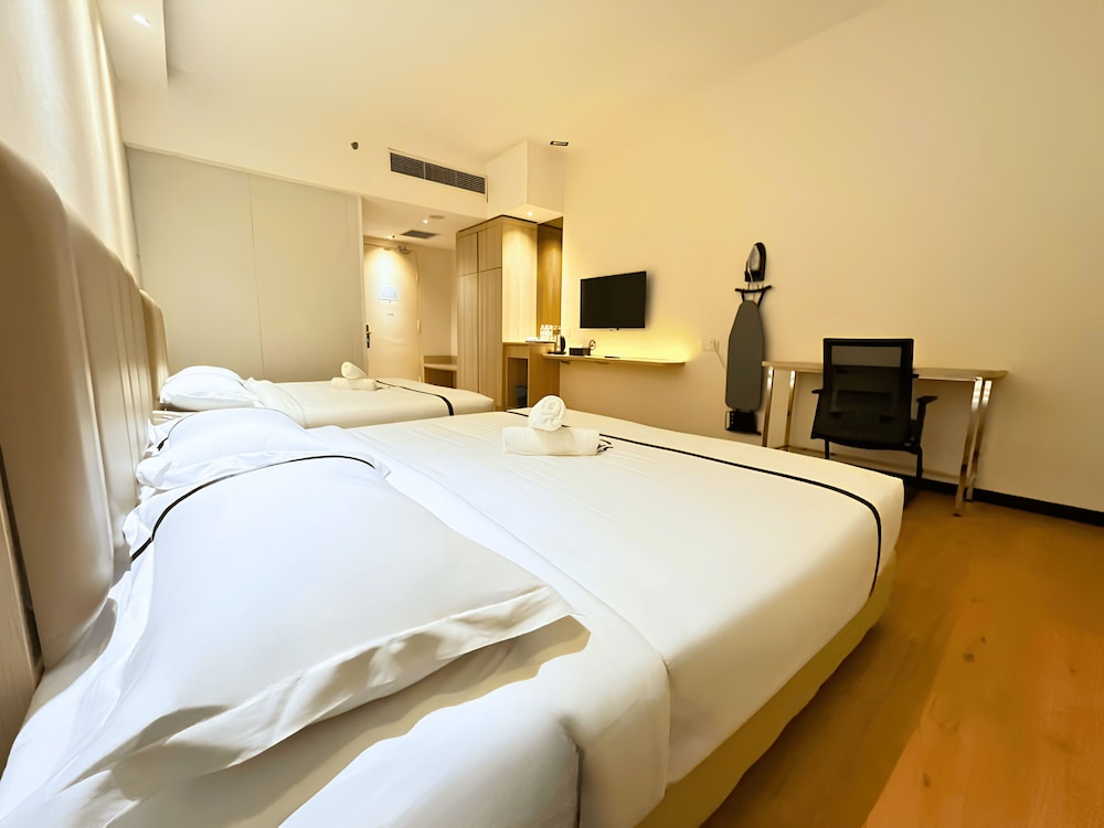 Top Holiday Hotel 28/52