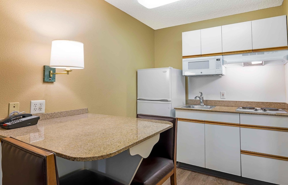 Extended Stay America Suites San Diego Fashion Valley 49/57
