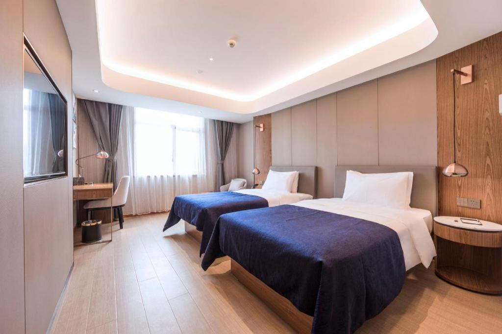 Yitel Collection Beijing Hepingli 18/54