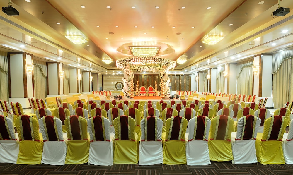 Aarya Grand Hotels Resorts 23/39