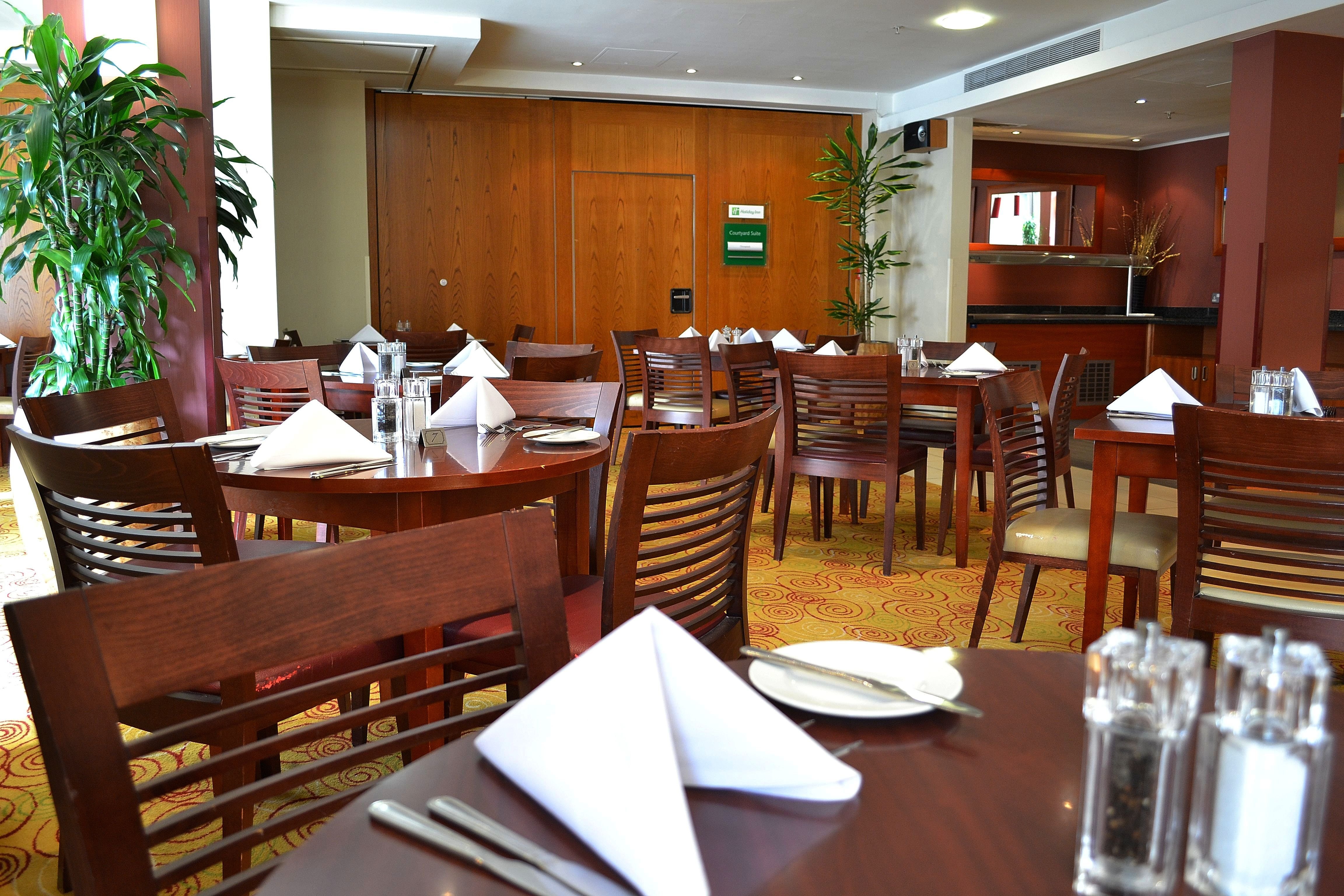 HOLIDAY INN NORTHAMPTON 32/50