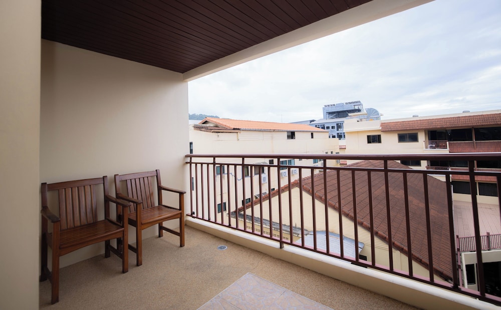 Baumanburi Hotel 11/67