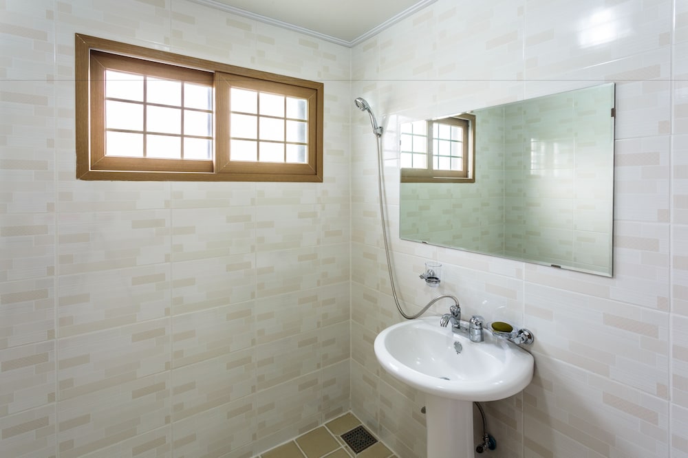 Jeju Wayo Pension 44/45