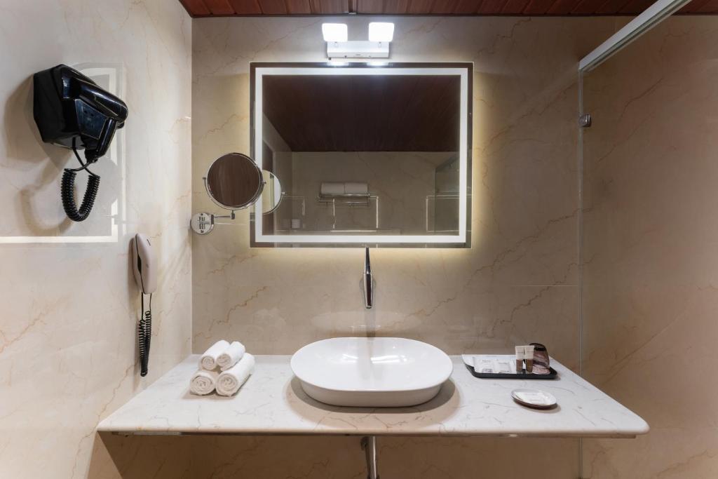 Clarks Inn Suites Hyderabad 22/24