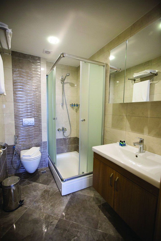 2 BEDROOMS, LUXURY, SUITE, CITY VIEW