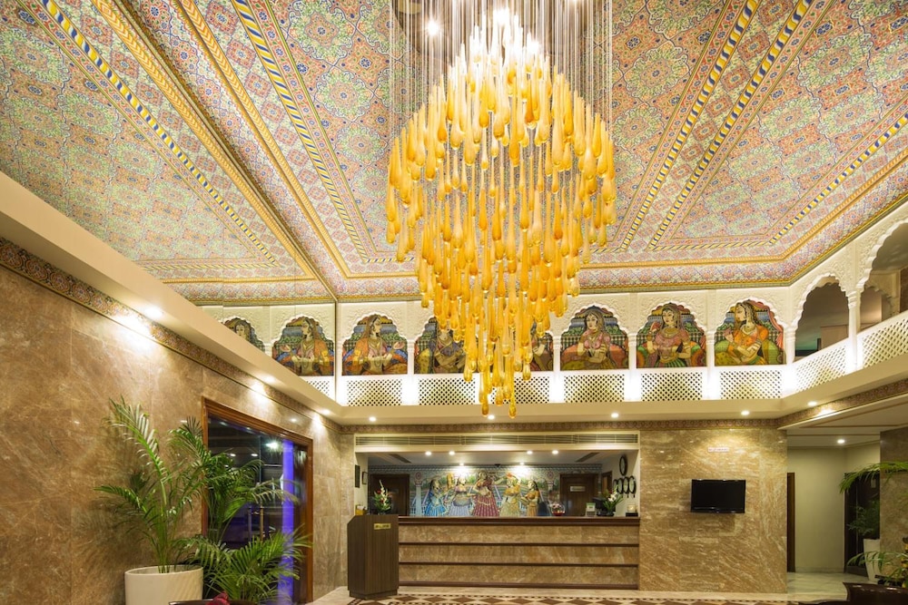 VESTA MAURYA PALACE 9/67