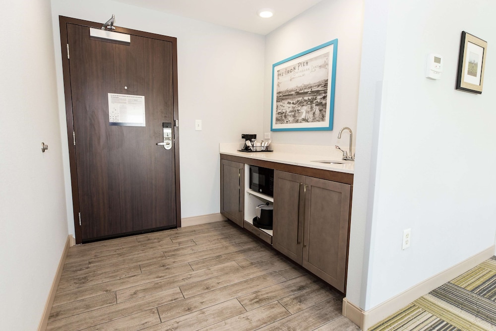 Hampton Inn Suites Syracuse North Airport Area 24/64
