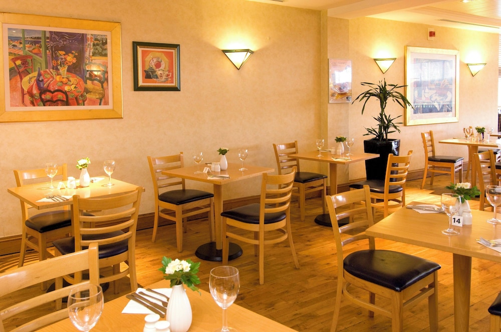 Premier Inn Cardiff North 37/49