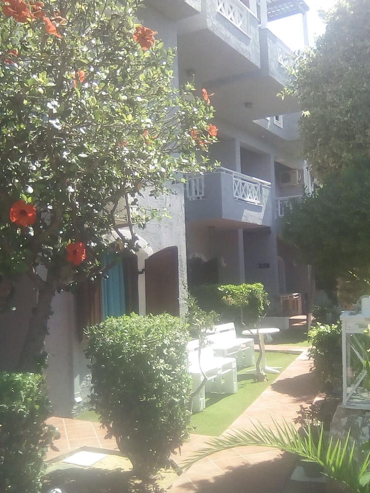 Valentina Apartments 36/36