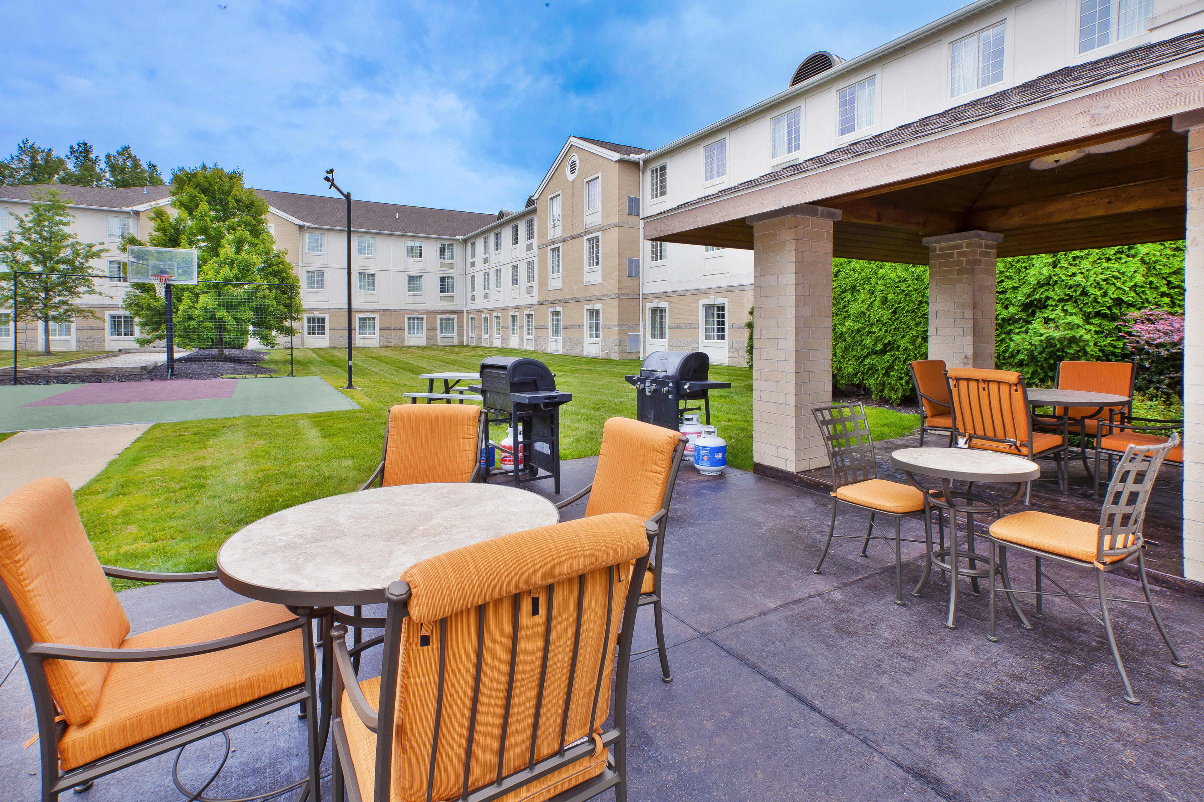 Staybridge Suites Cleveland Mayfield Heights Beachwood 52/68