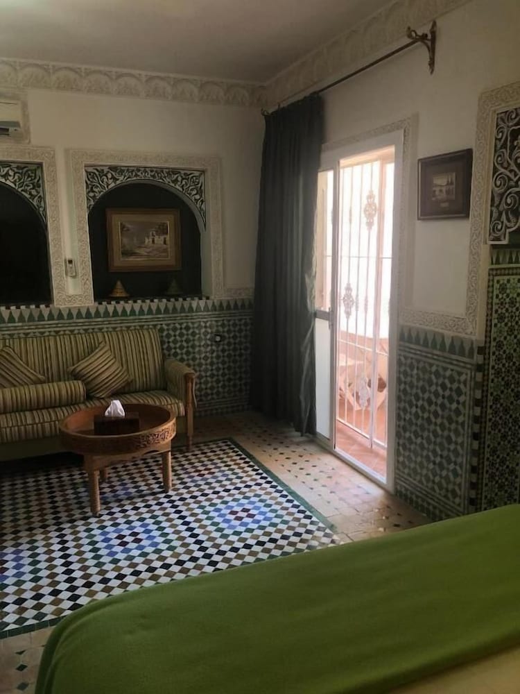 Malabata Guest House 33/47