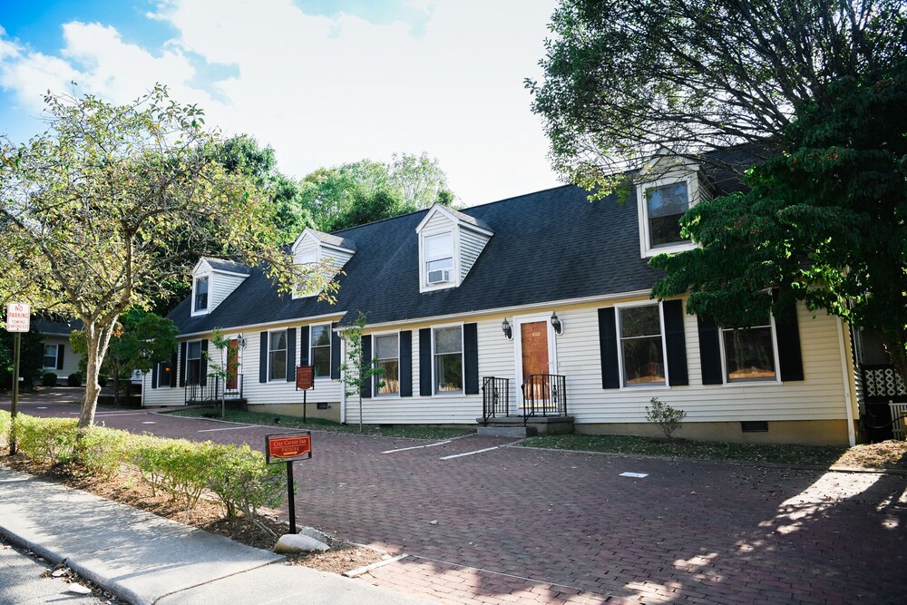 Clay Corner Inn 38/48