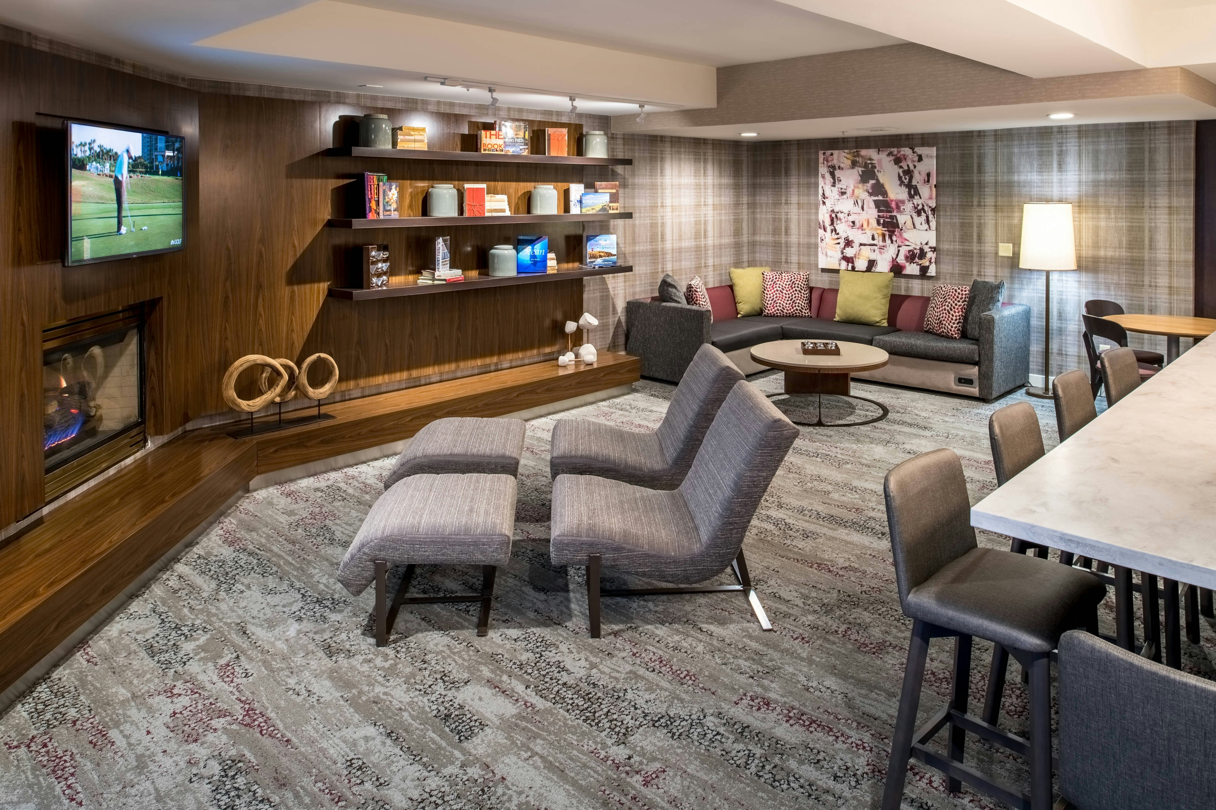 Courtyard By Marriott Portland North 5/17