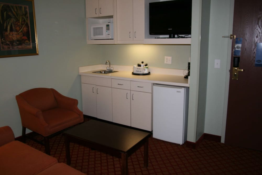 Hampton Inn Hillsville 6/45