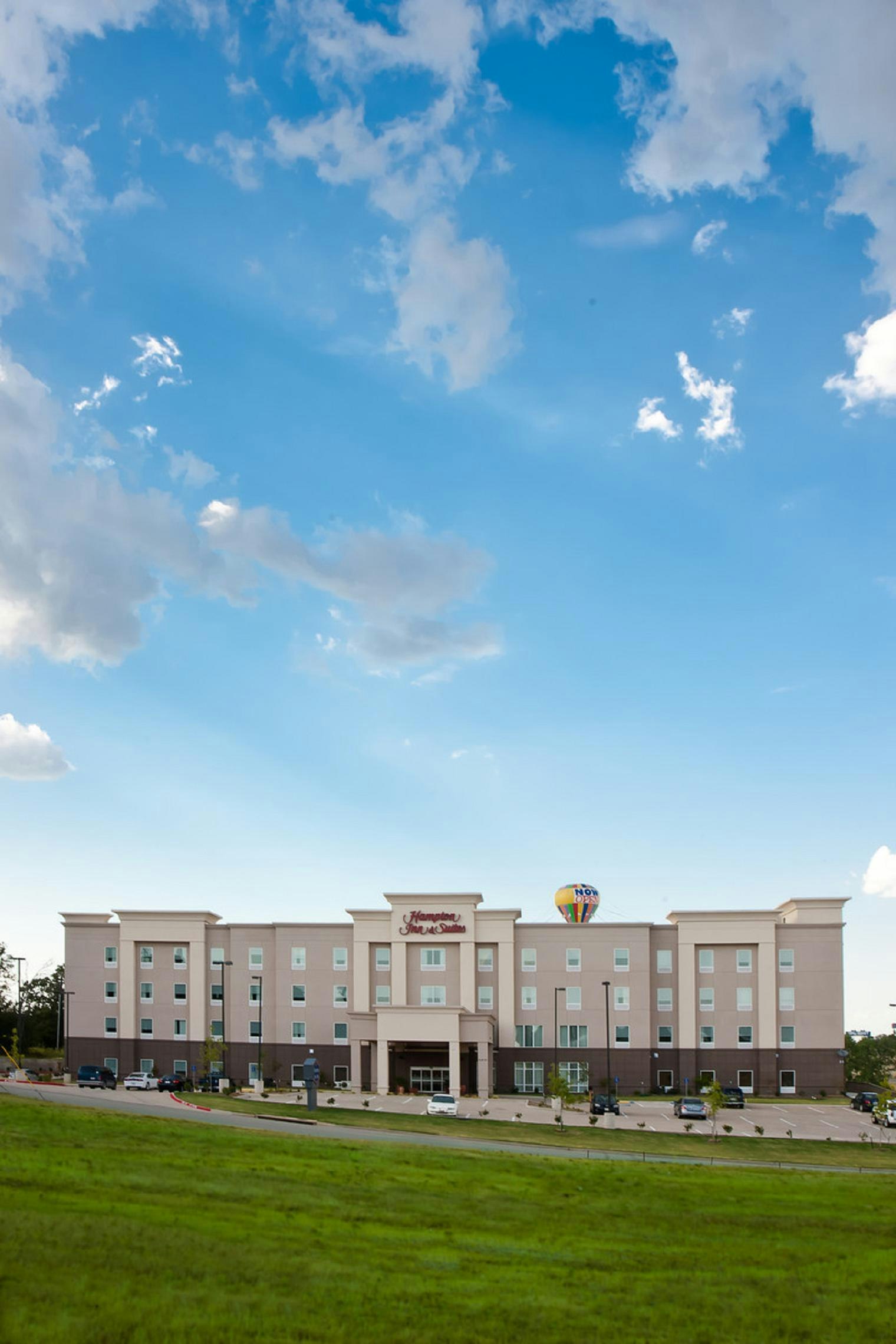 Hampton Inn and Suites Denison, TX 56/60