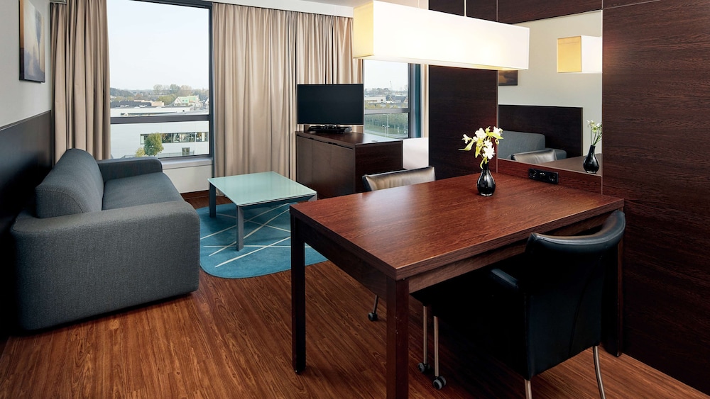 Park Plaza Amsterdam Airport 24/50