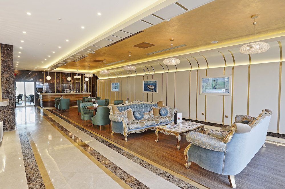 The Grand Mira Hotel 9/50