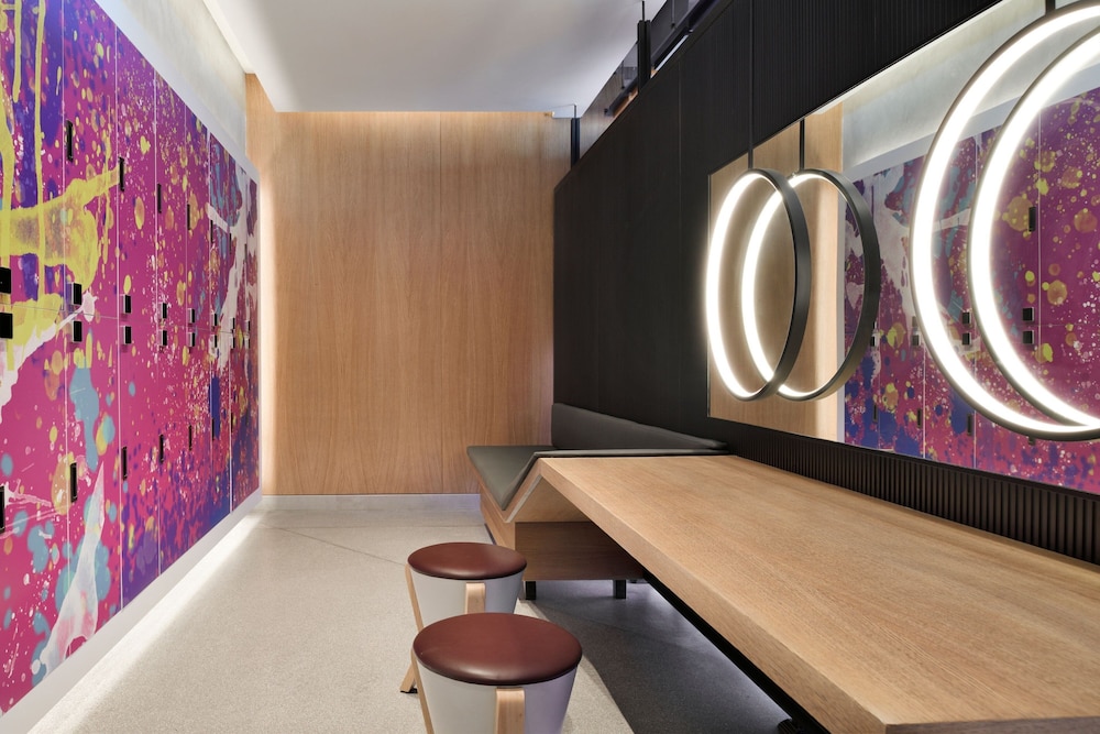 Aloft Muscat 18/47