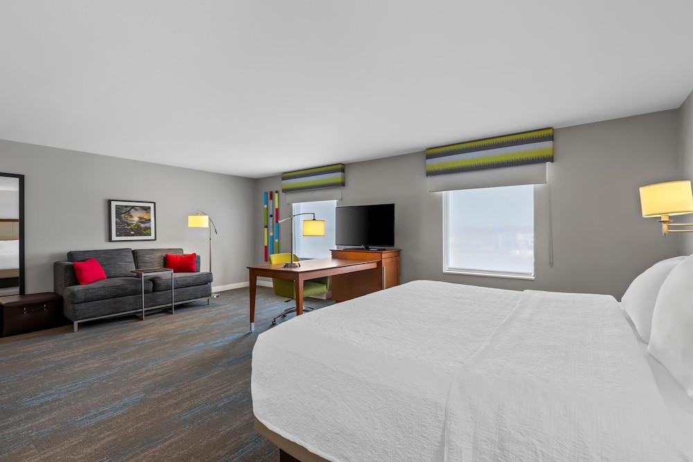 استوديو بسرير كينج مع أريكة لذوي الإعاقة، Hampton Inn Fond du Lac 6/9
