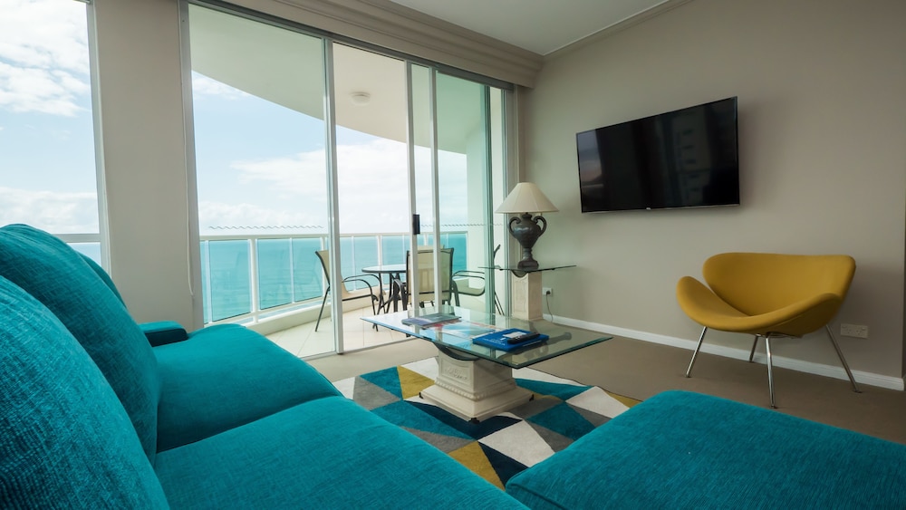 Pacific Views Resort 50/73