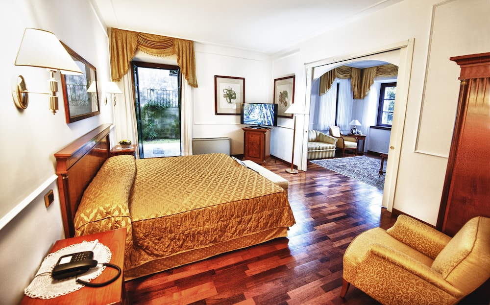 Relais Casali Della Cisterna 20/47
