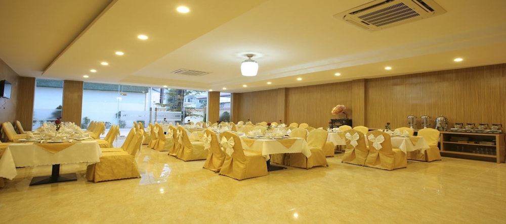 Red Palace Hotel 15/18