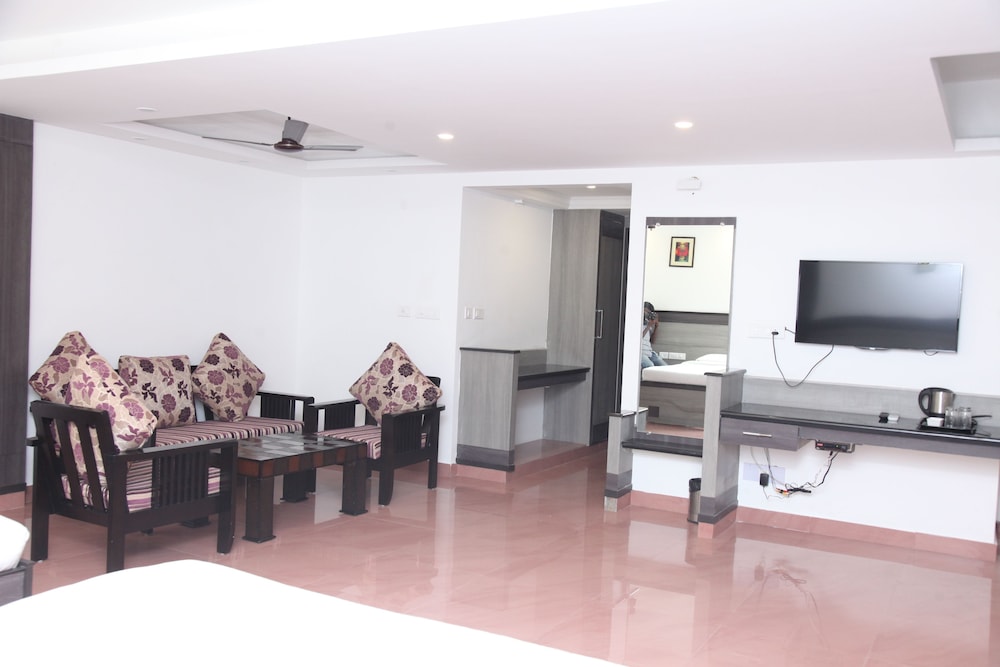 Hotel Karpagam International 24/29