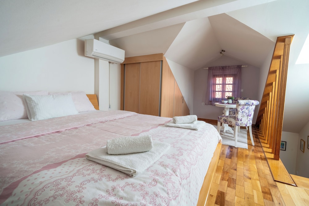Duplex, Queen Bed, Sofa