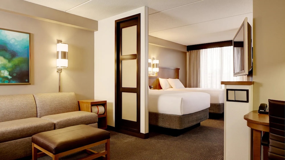 Hyatt Place Nashville Airport 18/62