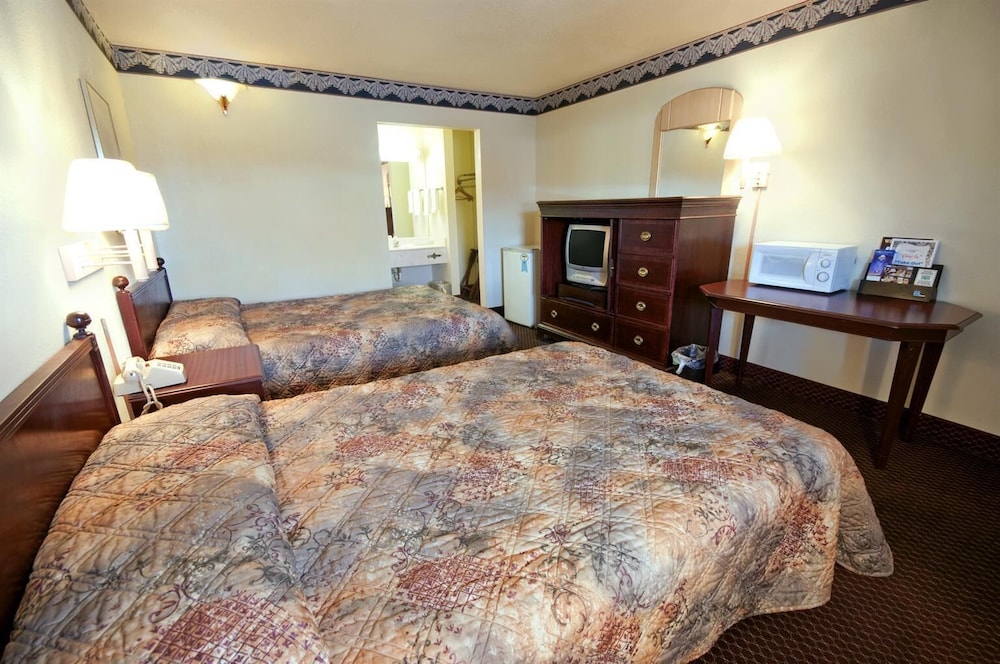 Americas Best Value Inn Roxboro 13/38