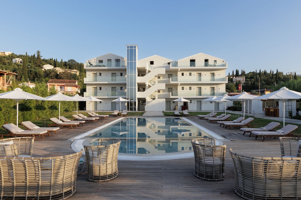 V Luxury Suites 27/50