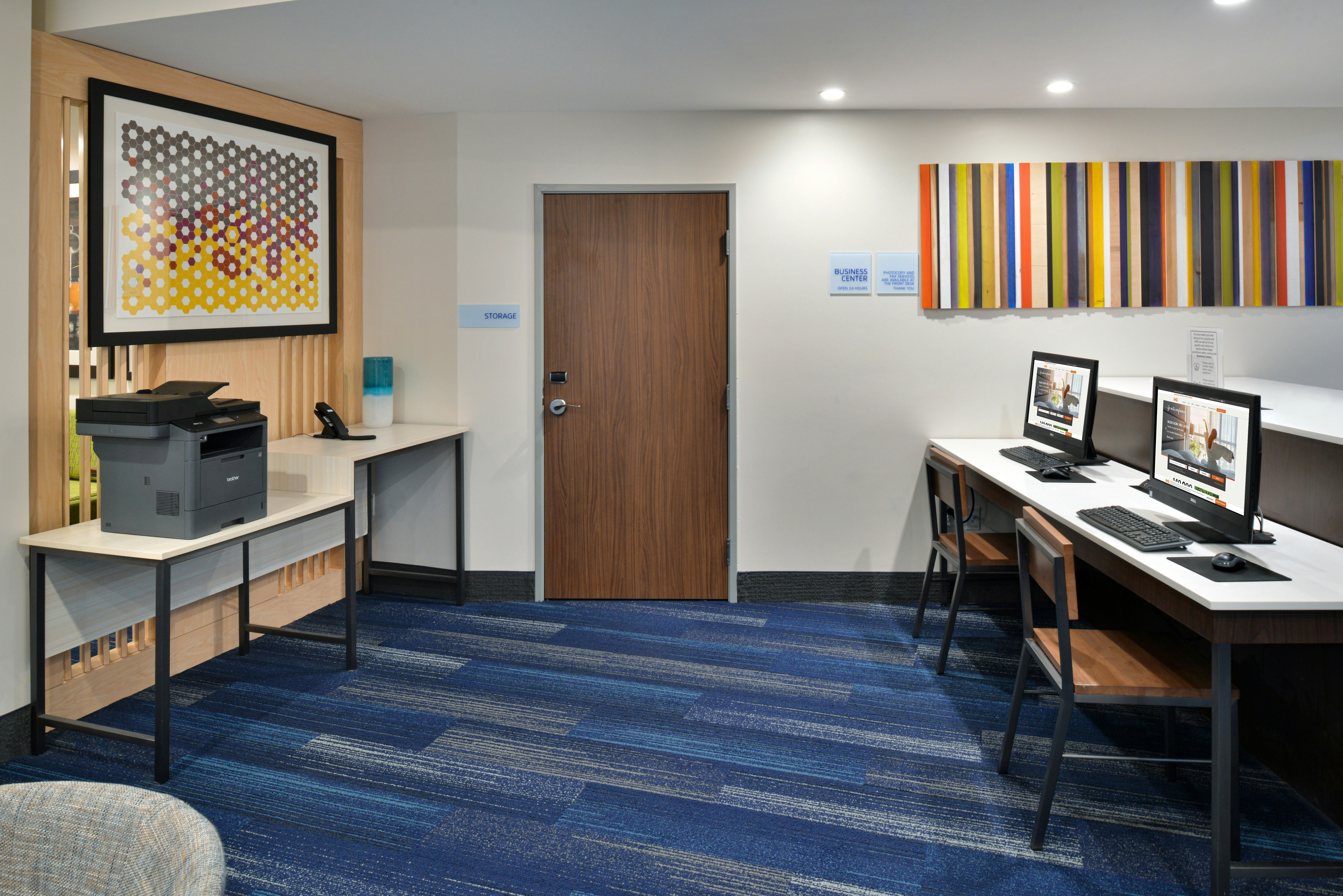 HOLIDAY INN EXPRESS ORLANDO SOUTH PARK 52/61