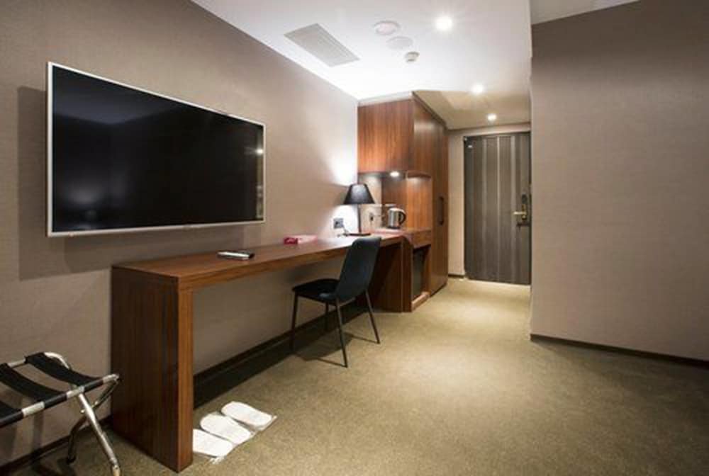 Noble Hotel 27/31